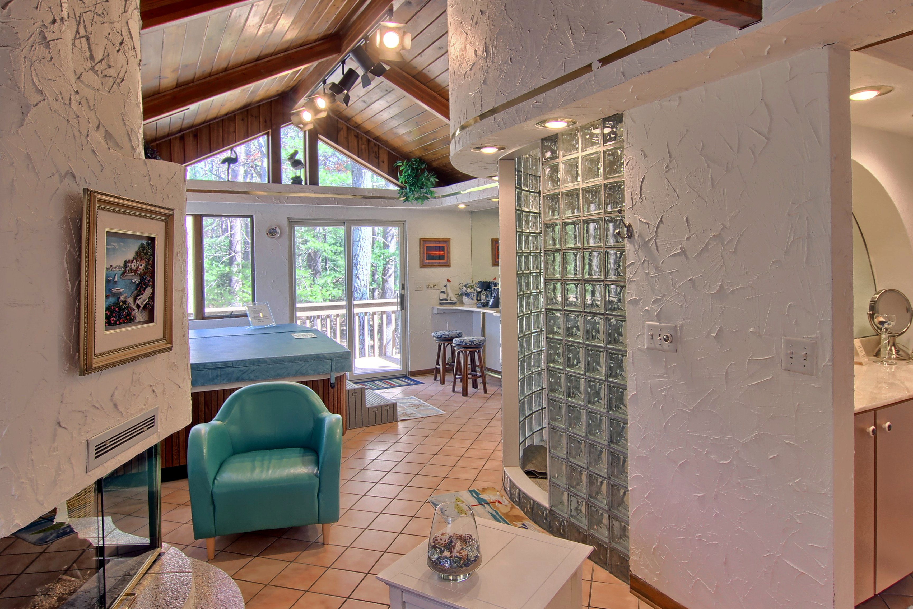 Lake 'N Pines Lodge-官方