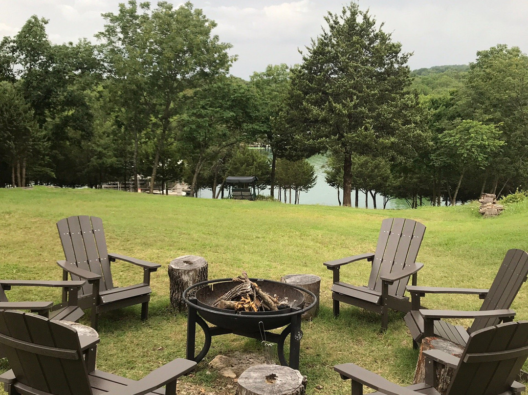 Twin Oaks Table Rock Lake Resort主图
