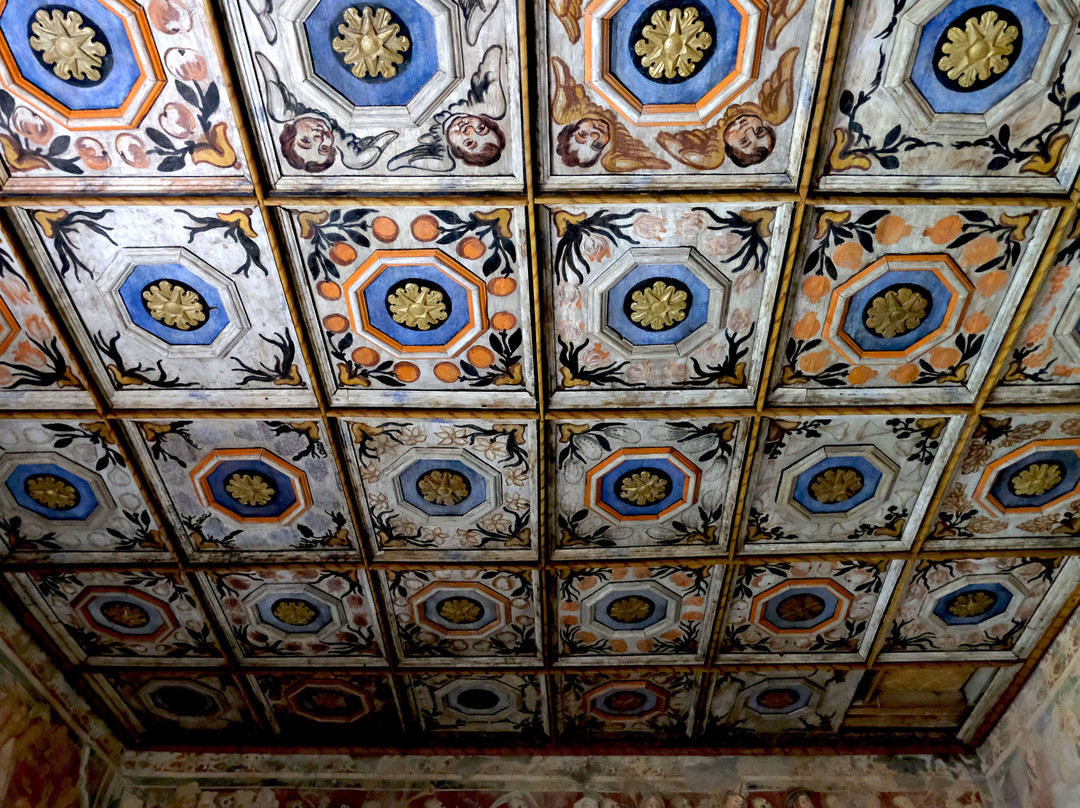 Iglesia de Santa Maria de las Rocas-Beram必去景点