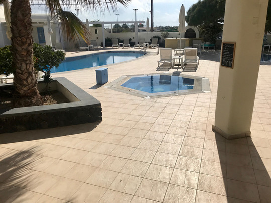 玛丽莉亚乡村酒店主图