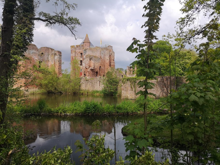 Ruins of Castle Brederode景点图片