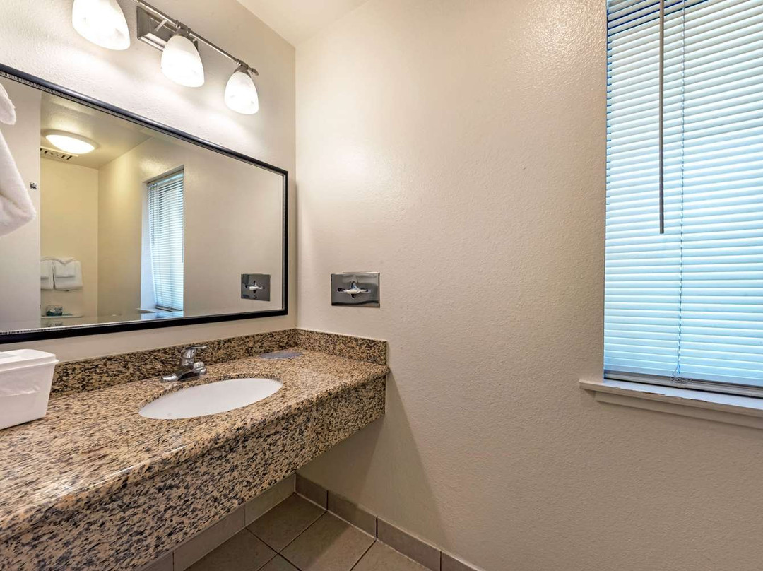 Bay Breeze Inn主图