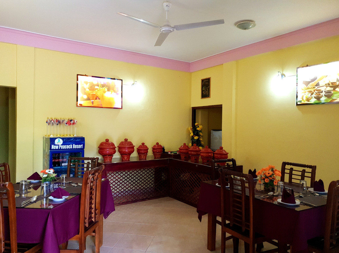 New Peacock Resort主图