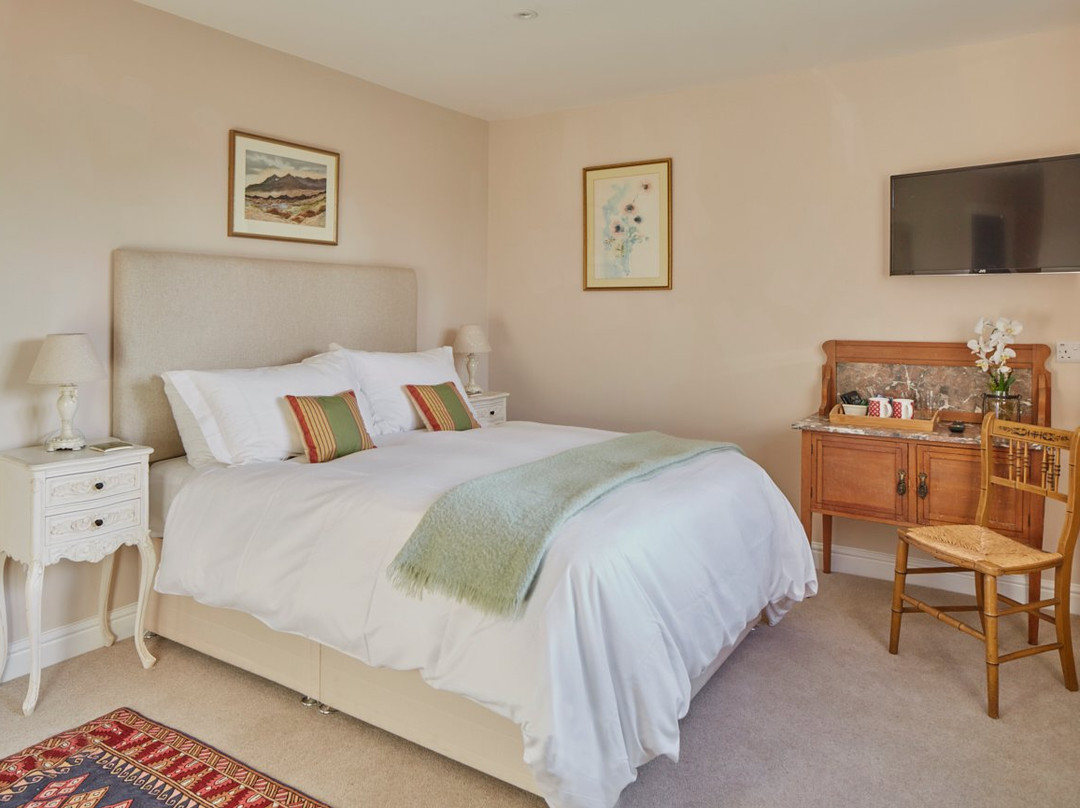 1 The Paddocks主图