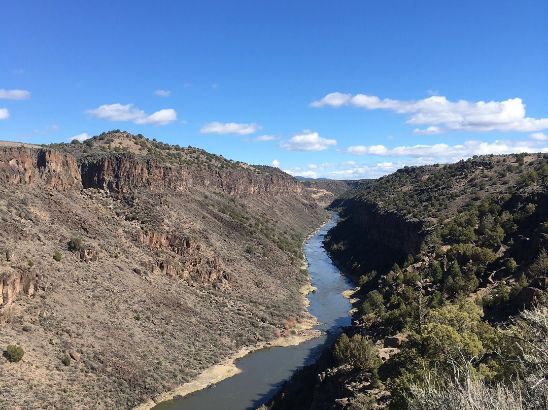 Manby Hot Springs-Arroyo Hondo必去景点