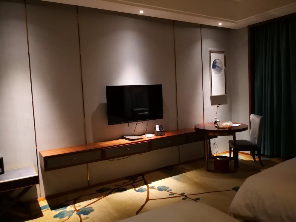 湖景国际酒店主图