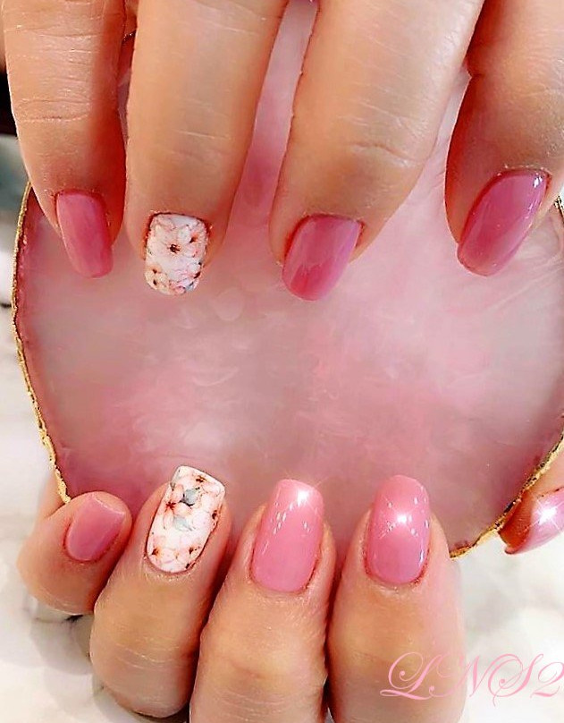 Le’s Nails and Spa II-德斯普兰斯必去景点