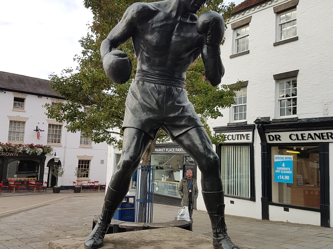 Randolph Turpin Statue-沃里克必去景点