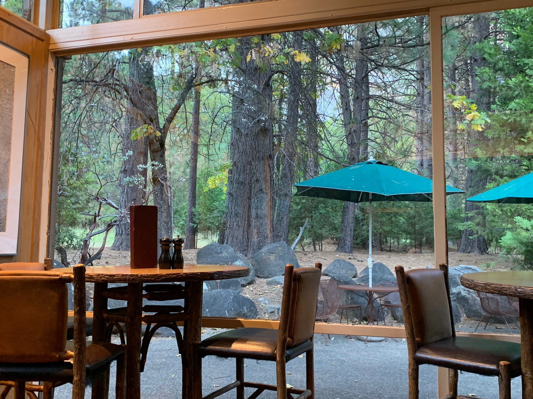 The Mountain Room Lounge