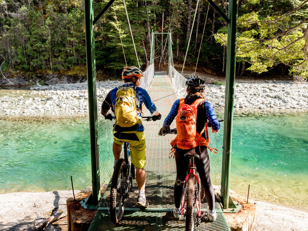 Bike and Paddle Patagonia景点图片