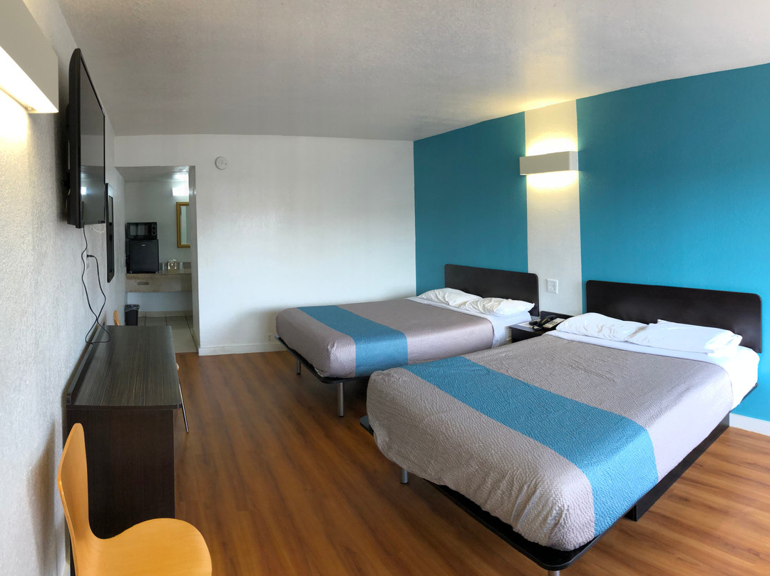 Trade Wind Motel主图