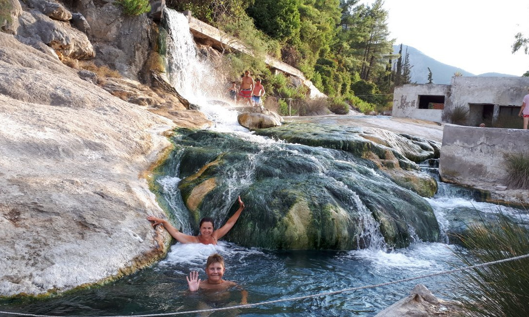 Thermopyles Hot Springs景点图片