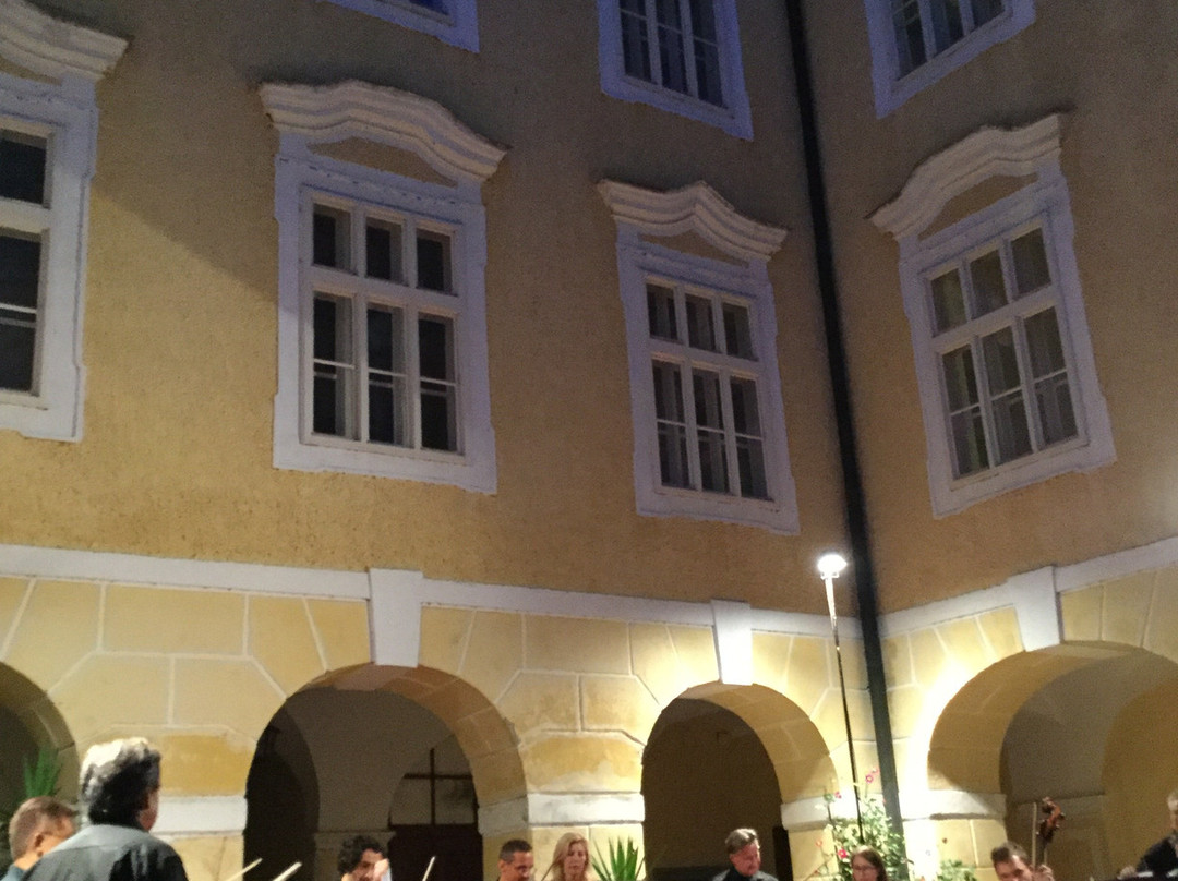 Wallfahrtsbasilika Maria Puchheim-Attnang-Puchheim必去景点