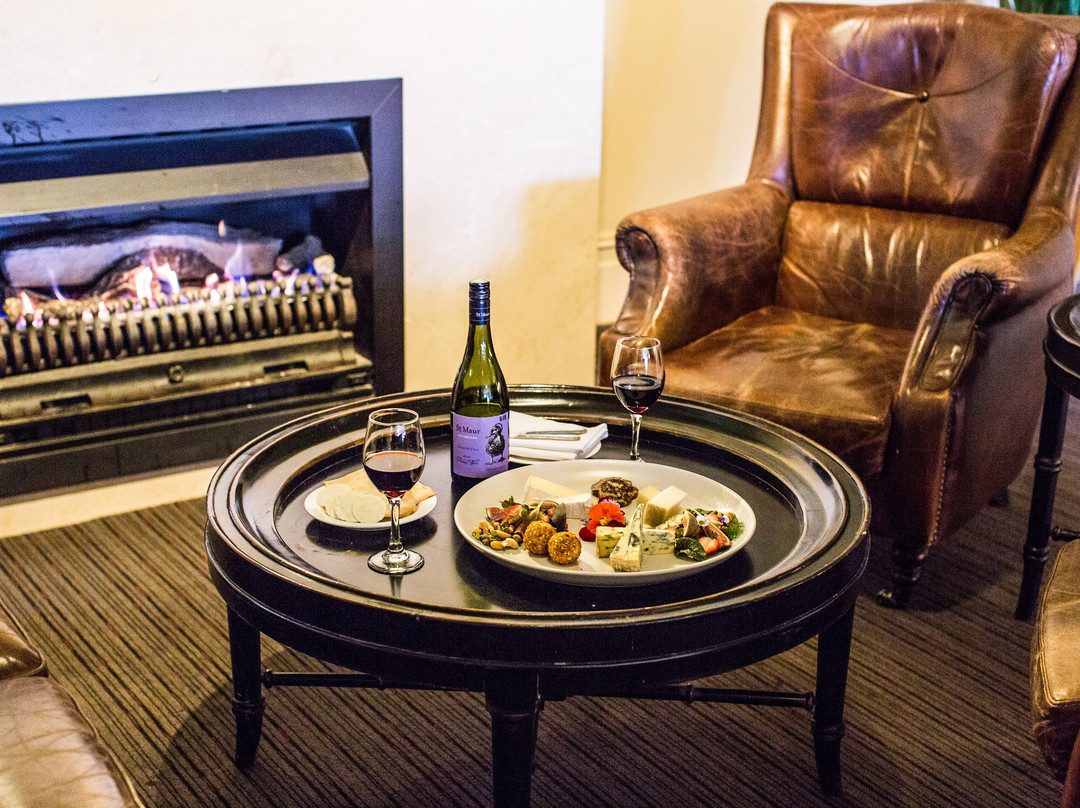 Hickory's Restaurant & Bar