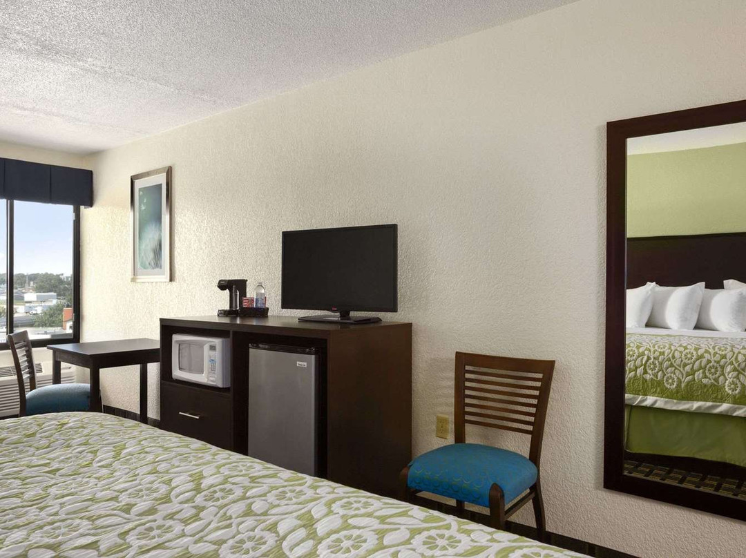 Clarion Pointe Jasper主图