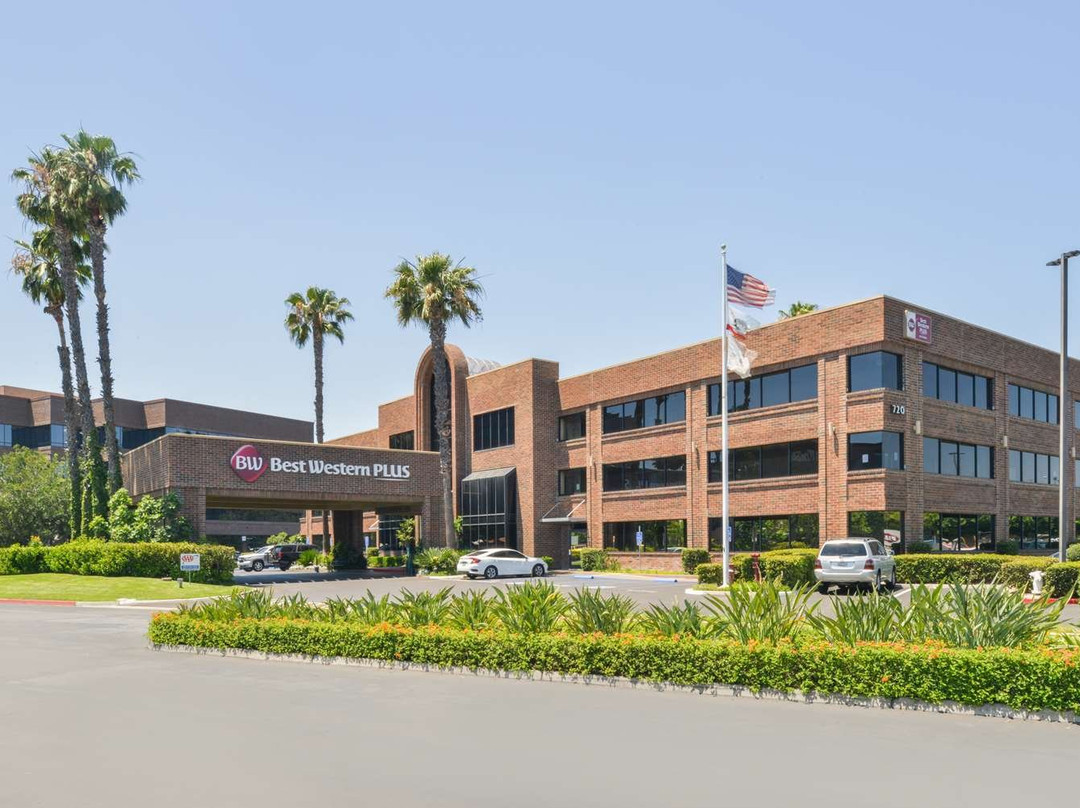 贝斯特韦斯特普拉斯默里迪恩套房酒店主图