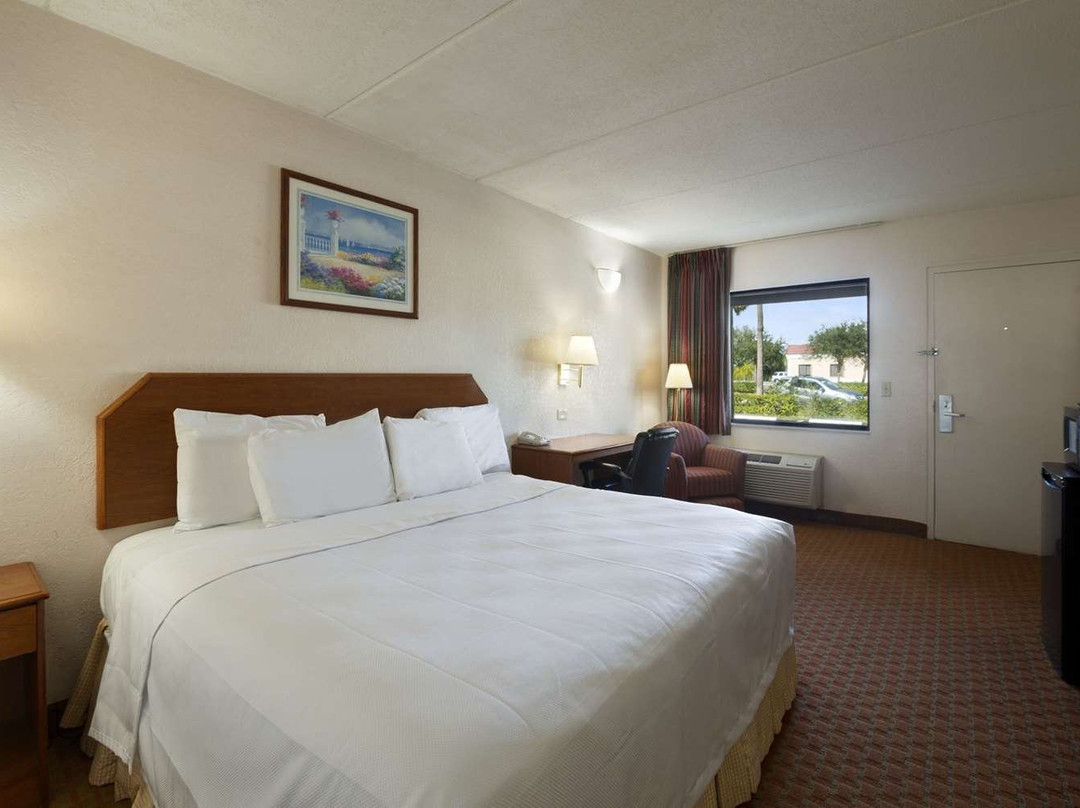 Super 8 by Wyndham North Palm Beach主图