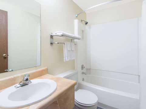 水牛城温德姆速8酒店主图