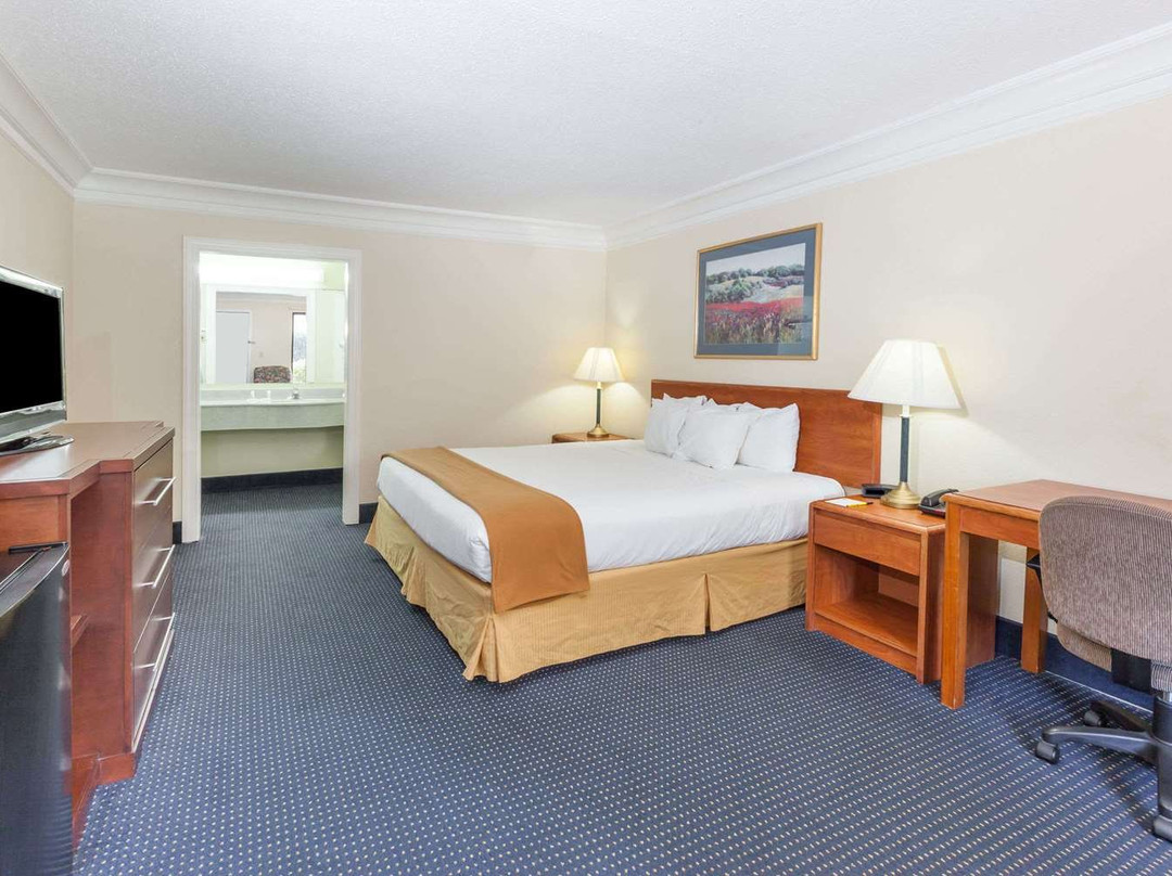 Super 8 by Wyndham Dalton/Convention Center Area主图