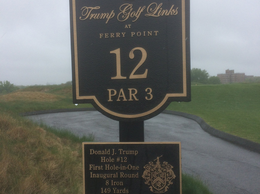 Trump Golf Links at  Ferry Point-布朗克斯必去景点