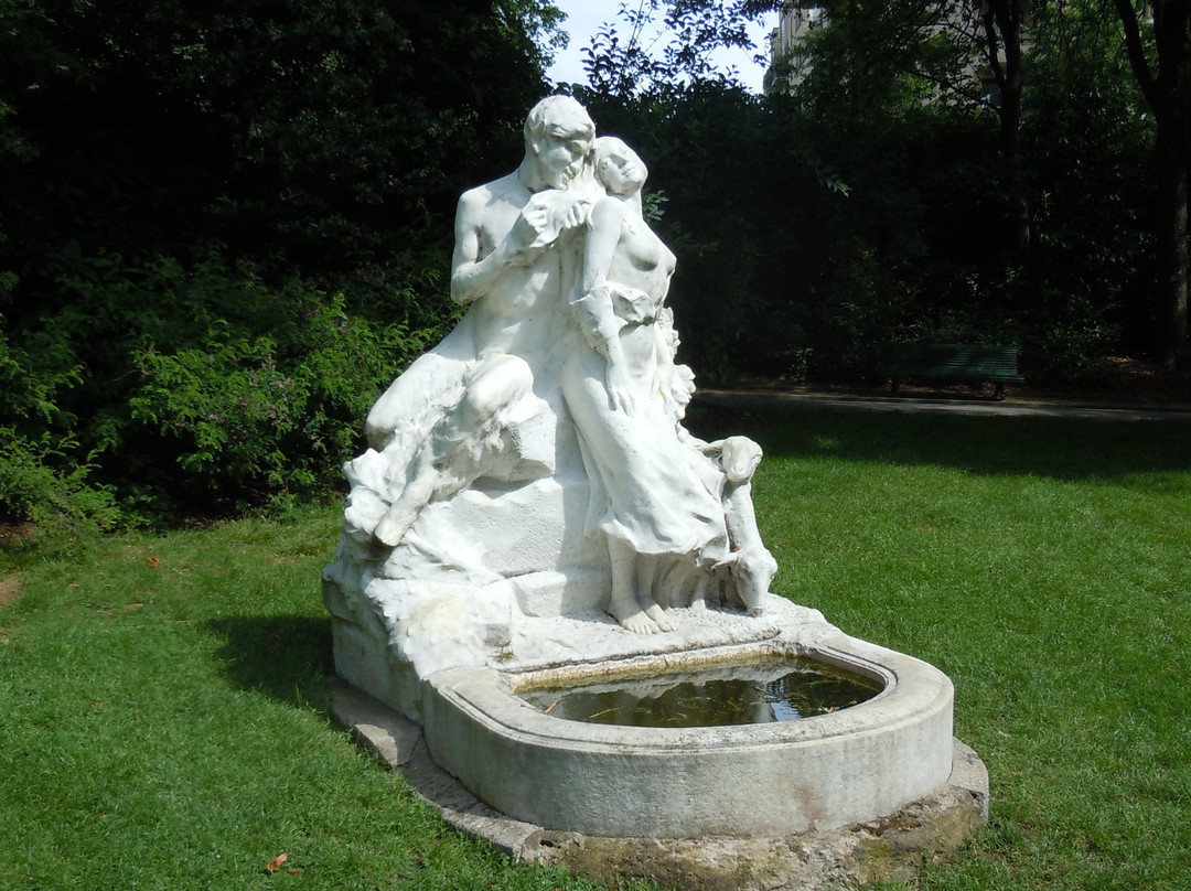 Statue Un Premier Frisson景点图片