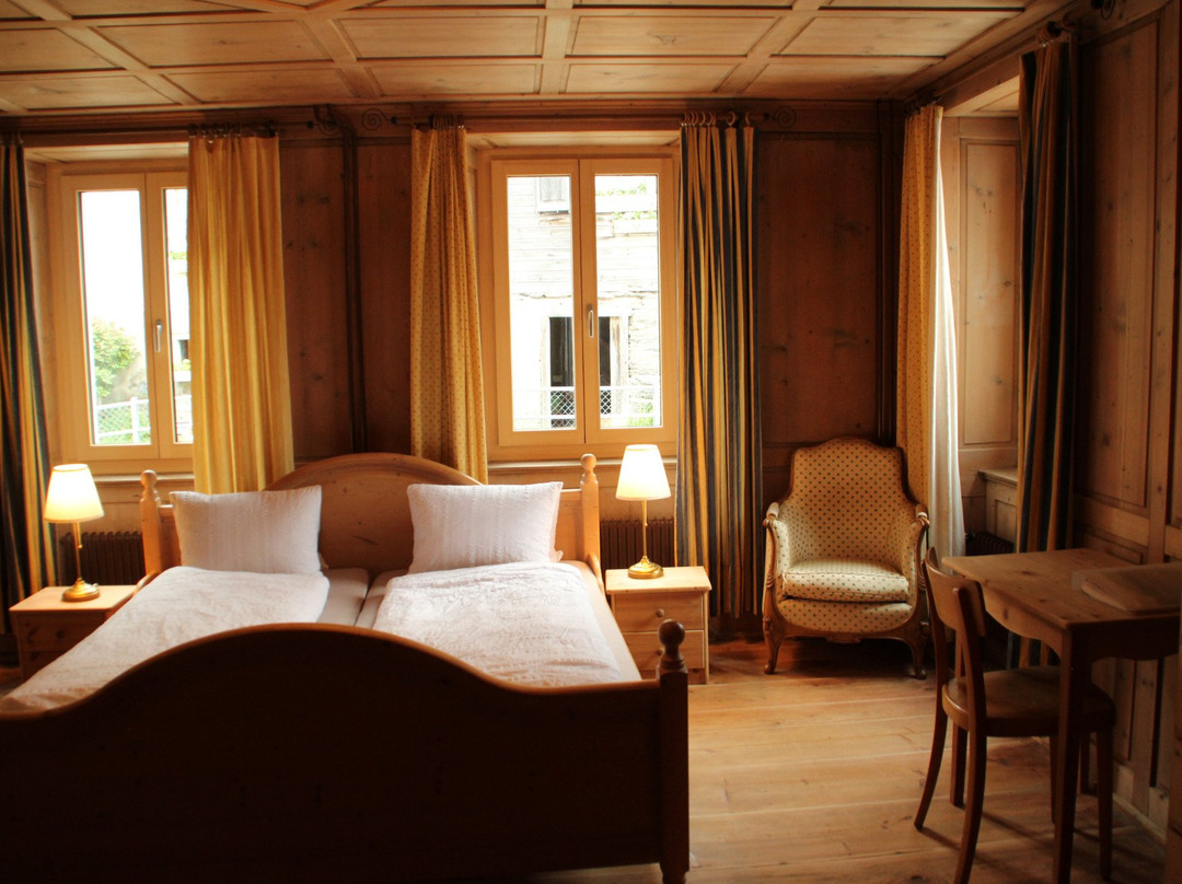 Gasthaus Roessli Versam主图
