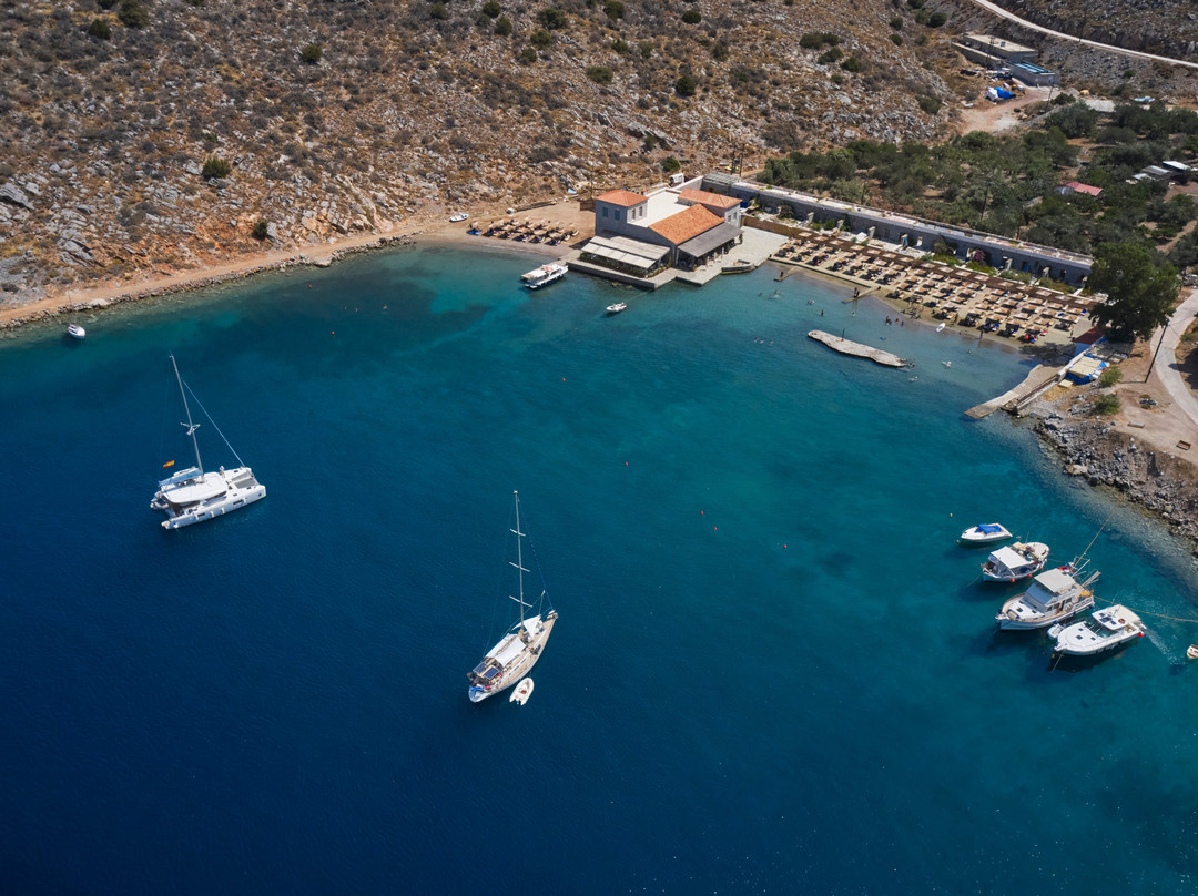 Mandraki Beach Resort