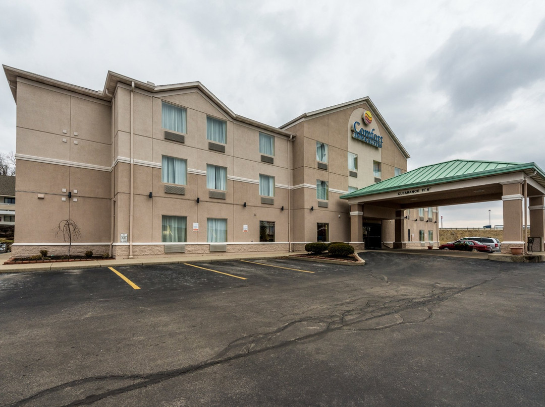 代顿康福特旅馆&套房酒店主图