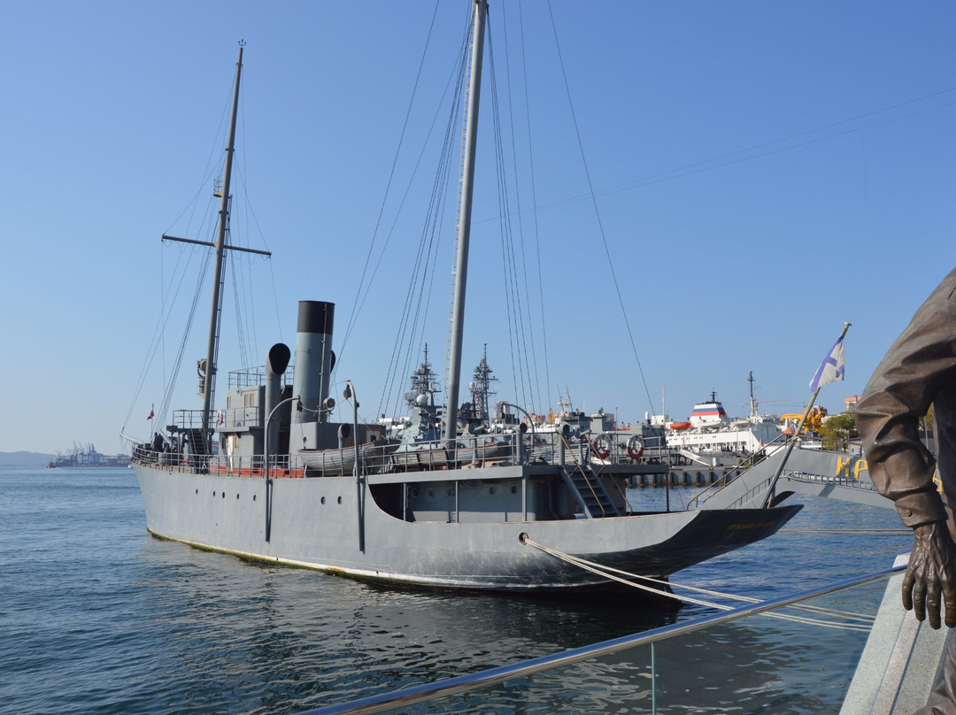 Memorial ship Krasny vympel-海参崴必去景点