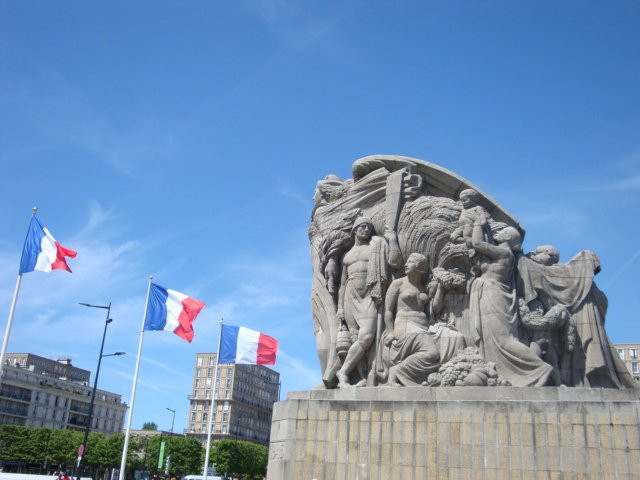 Monuments aux Morts景点图片