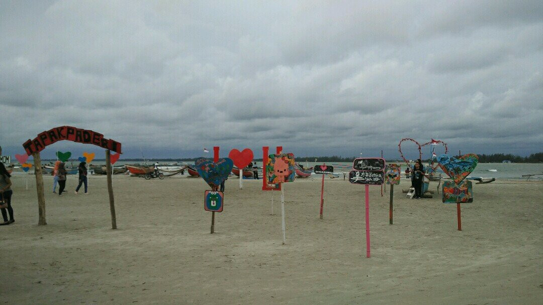 Tapak Paderi Beach景点图片