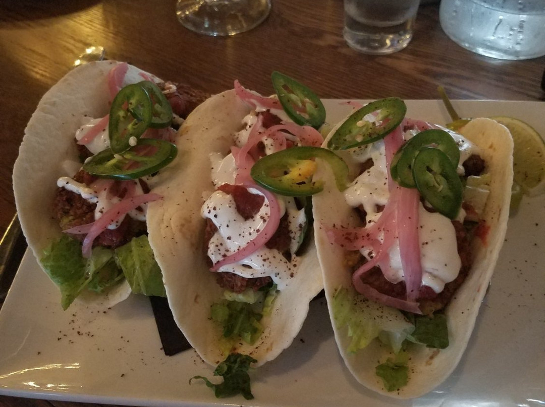 The Oak Stave Drinkery & Eatery