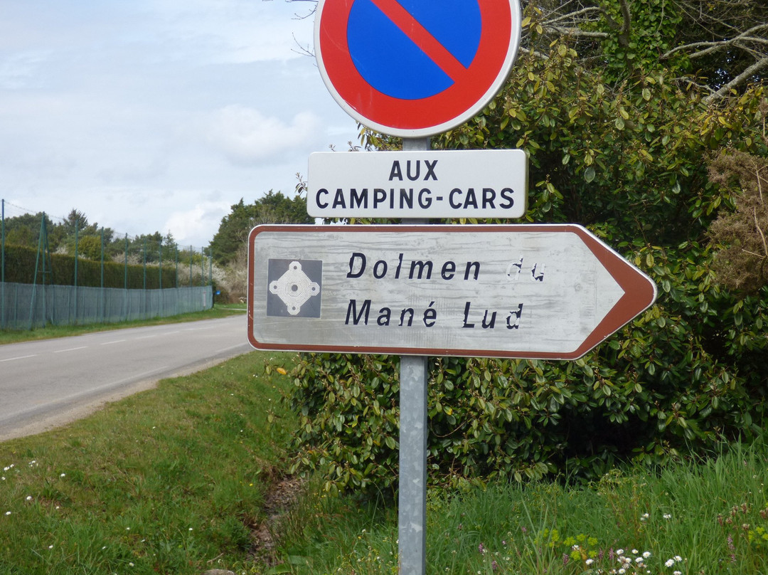 Dolmen du Mane Lud-Locmariaquer必去景点