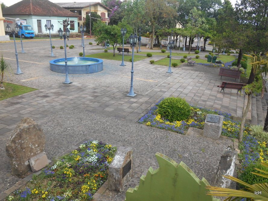 Praça Padre José Ferlin景点图片