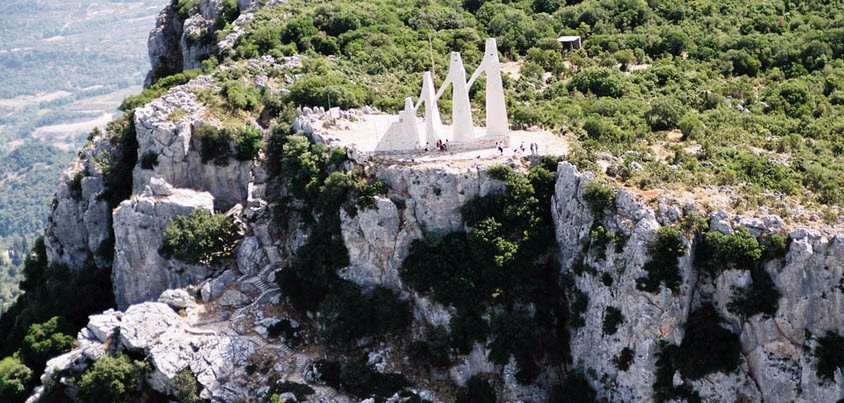 Kanali旅游景点-Zalongo Monument