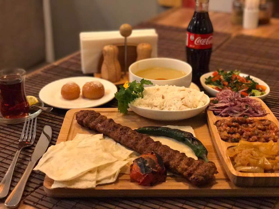 Novxani餐馆和美食-Kimyonbaku