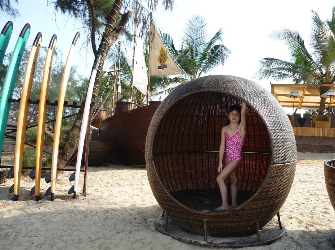 Champions Beach Club-卡维洛辛必去景点