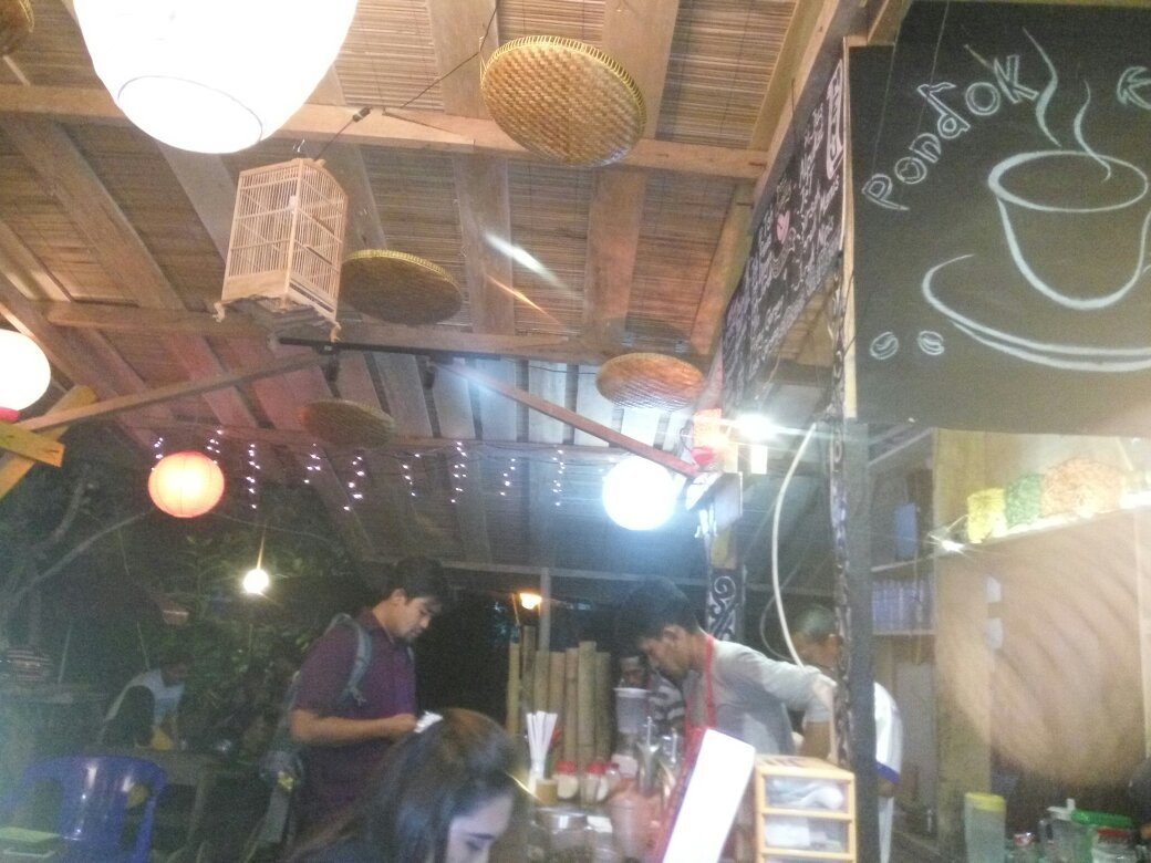 曼诺瓦里餐馆和美食-Pondok Kopi Matoa