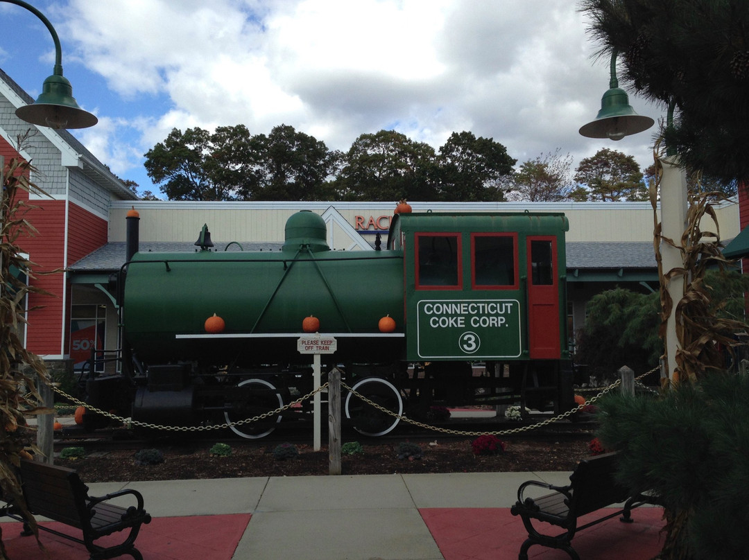 Westbrook Outlets-韦斯特布鲁克必去景点