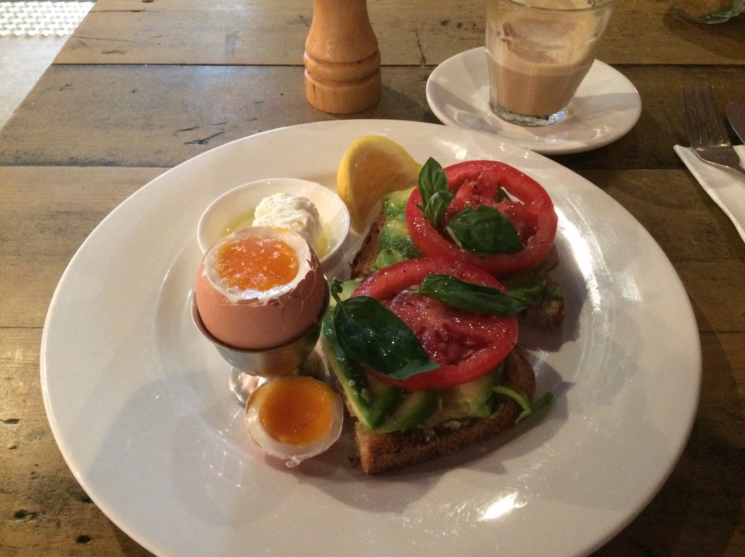 Chapter One Coffee and Wine Room