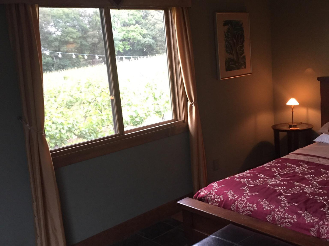 Pearlessence Vineyard Inn