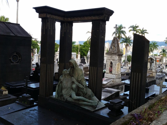 Cemitério do Bonfim-贝洛哈里桑塔必去景点