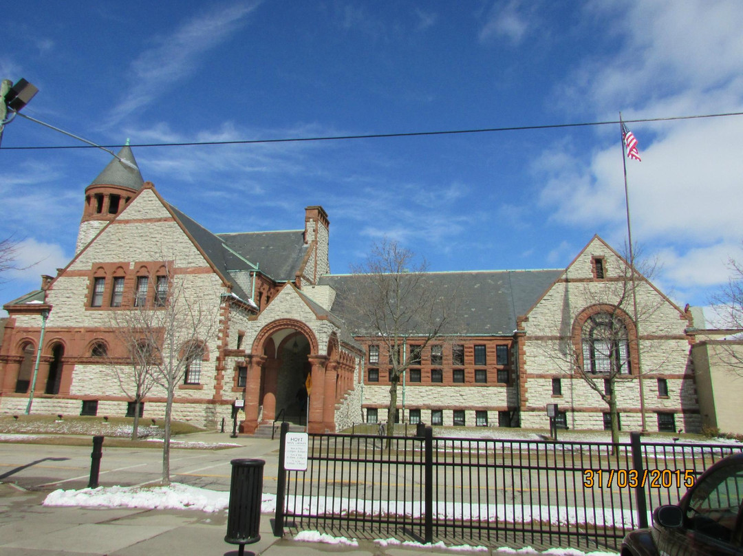 The Hoyt Library-萨吉诺必去景点