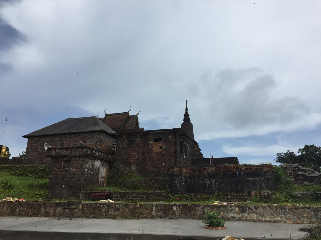 Wat Sampov Pram-贡布必去景点