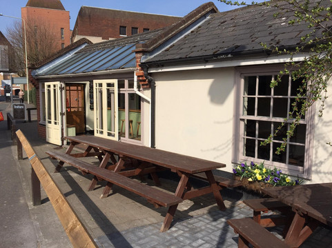 Trotters Bar-科尔切斯特必去景点