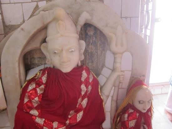 Achaleshwar Temple景点图片