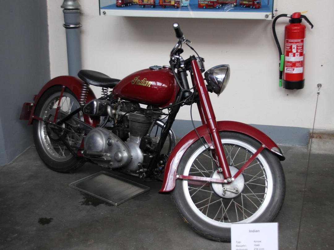 Bourscheid旅游景点-Conservatoire National de Vehicules Historiques