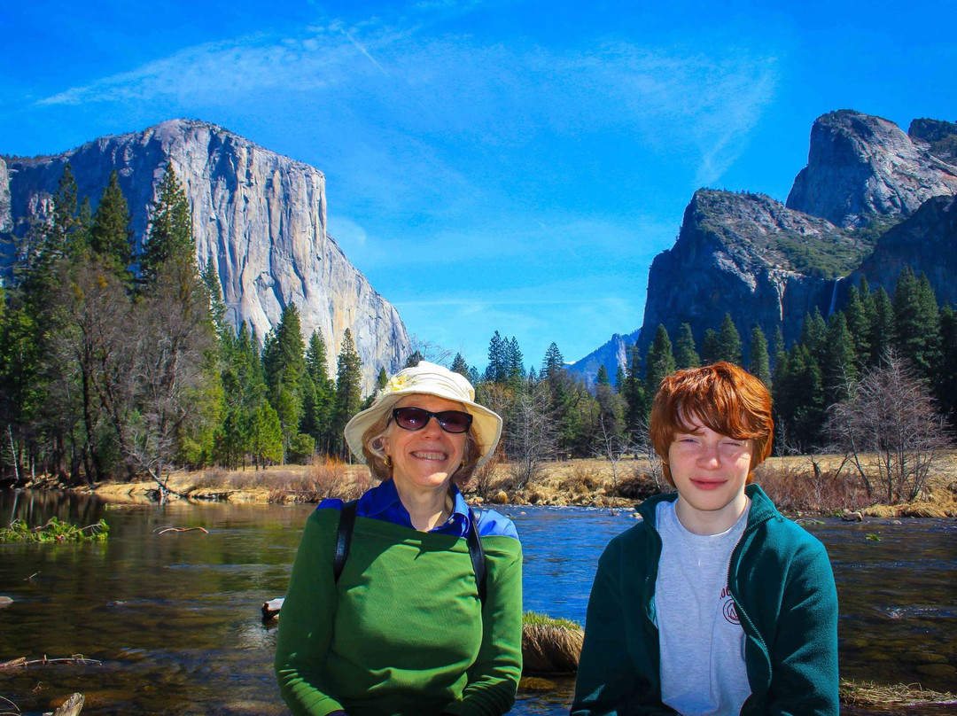 Mountain Shuttle Yosemite-奥克赫斯特必去景点