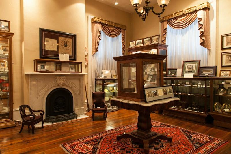 Lyndon House Arts Center-阿森斯必去景点