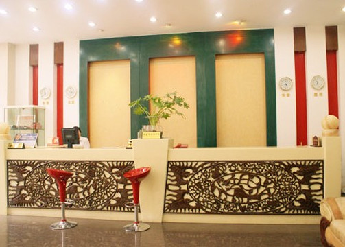 昆明金色池塘温泉酒店安康路店主图